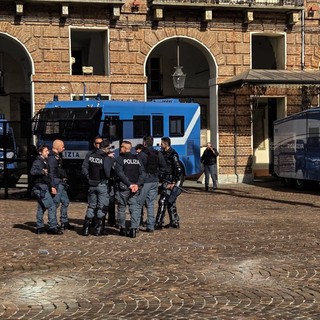 Sabato ad alta tensione: Torino si blinda tra cortei a sorpresa dopo il nuovo decreto sicurezza Sabato ad alta tensione: Torino si blinda tra cortei a sorpresa dopo il nuovo decreto sicurezza