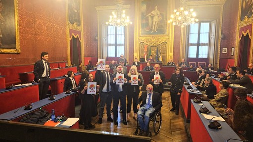Sopralluogo Askatasuna, in Sala Rossa la destra contesta Lo Russo: &quot;Vergogna&quot; [VIDEO]