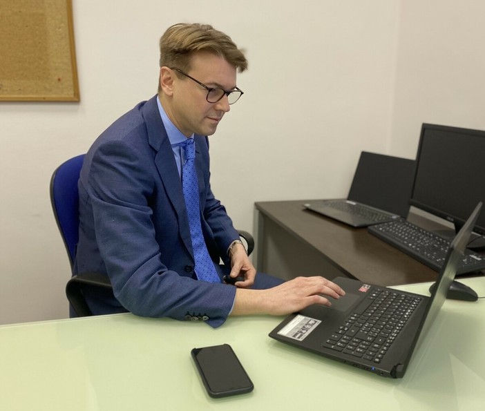 Cristiano Monticone lascia il suo posto di Consigliere comunale a Moncalieri Cristiano Monticone lascia il suo posto di Consigliere comunale a Moncalieri