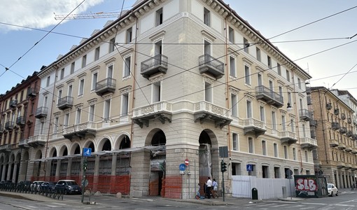 Giù i ponteggi in via Sacchi, conto alla rovescia per “Only Suites”