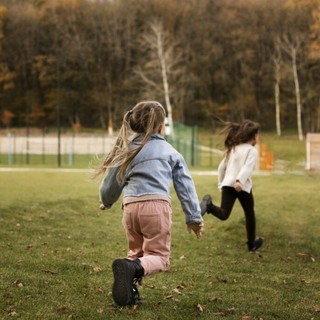 Bambini e corsa: a che età iniziare, come allenarsi e cosa mangiare Bambini e corsa: a che età iniziare, come allenarsi e cosa mangiare