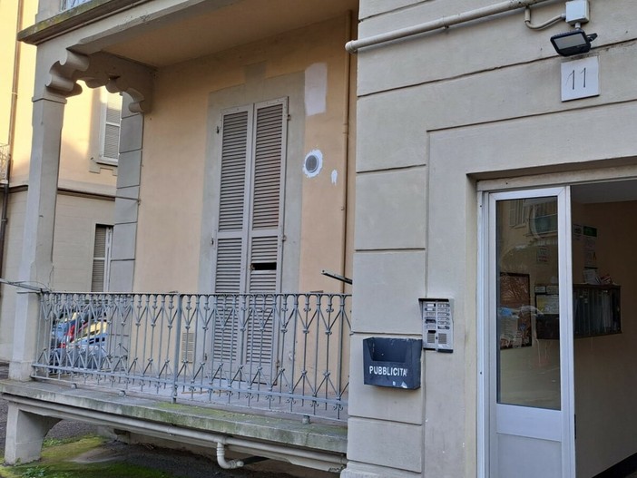 L'appartamento nel mirino in corso Lecce L'appartamento nel mirino in corso Lecce