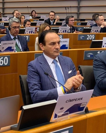 La Regione Piemonte lancia sei stage retribuiti per universitari e neolaureati a Bruxelles La Regione Piemonte lancia sei stage retribuiti per universitari e neolaureati a Bruxelles