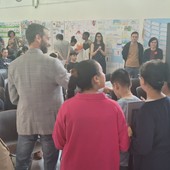 Giorgio Amendola, 45 anni dopo: gli studenti lo celebrano con la Costituzione in mano Giorgio Amendola, 45 anni dopo: gli studenti lo celebrano con la Costituzione in mano