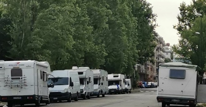 Mirafiori, stretta su camper e minimarket: “Ma la situazione non è risolta” Mirafiori, stretta su camper e minimarket: “Ma la situazione non è risolta”