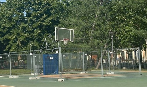 Degrado al campo di basket di piazza d'Armi