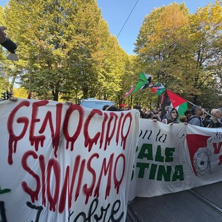 Manifestazione Pro Pal: subito tensioni con le forze dell'ordine Manifestazione Pro Pal: subito tensioni con le forze dell'ordine