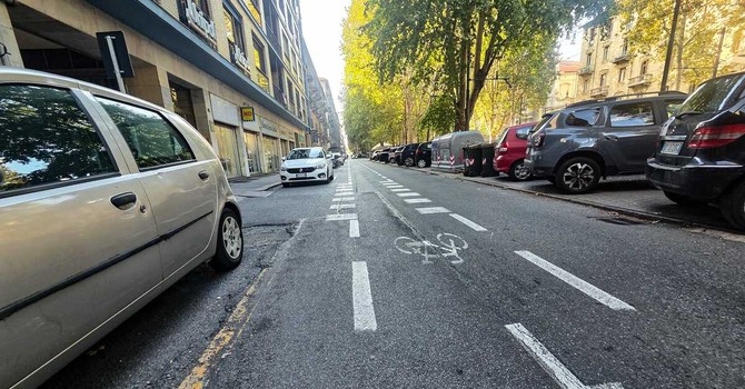 Tragedia in corso Regina, è morto il bambino di 7 anni travolto in bici Tragedia in corso Regina, è morto il bambino di 7 anni travolto in bici