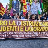 Studenti e docenti insieme contro la riforma della scuola: "La tecnica è cultura"