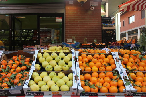 Frutta, Coldiretti: &quot;Per i consumatori aumenti oltre 30% ma per i produttori prezzi fermi a 30 anni fa&quot;