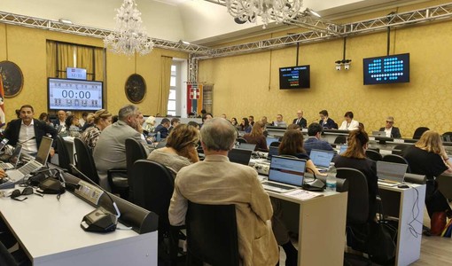 Voucher scuola: dopo emendamenti e mediazioni, in arrivo il via libera del Consiglio regionale Voucher scuola: dopo emendamenti e mediazioni, in arrivo il via libera del Consiglio regionale