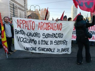 Corteo di protesta nelle strade di Torino Corteo di protesta nelle strade di Torino