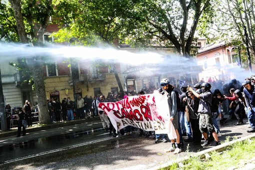 Corteo per lo sgombero di Askatasuna: perquisizioni in corso e misure cautelari.