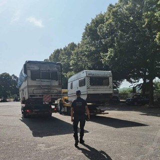Controlli al parco Ruffini: sequestrati un camper e una roulotte Controlli al parco Ruffini: sequestrati un camper e una roulotte