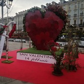 Il cuore allestito in piazza San Carlo in occasione del 14 febbraio
