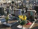 Val Chiusella, ogni settimana portano fiori sulla loro tomba: &quot;Quando moriremo non lo farà nessuno&quot;