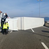 camion ribaltato