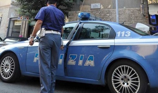 Nasconde una katana sotto l'auto durante un controllo, arrestato 32enne a Madonna del Pilone
