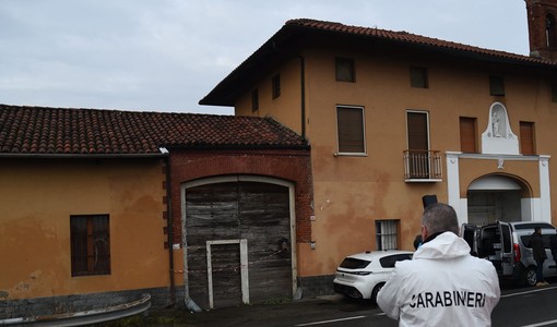 Colpisce la mamma con una sparachiodi alla testa: donna ancora gravissima in ospedale