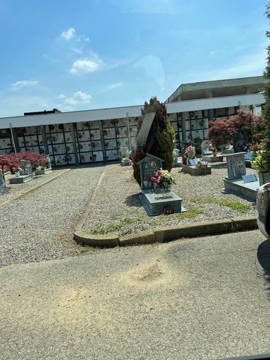 Una immagine dell'interno del cimitero di Nichelino Una immagine dell'interno del cimitero di Nichelino
