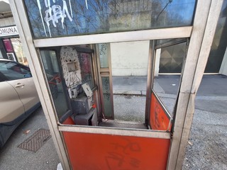 Si attendono novità per le vecchie cabine telefoniche
