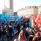 Sciopero contro Governo e legge di Bilancio: Landini incontra gli operai Lear e TE Connectivity [FOTO]