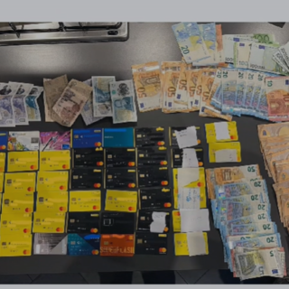 Foglio con la scritta Reddito di cittadinanza