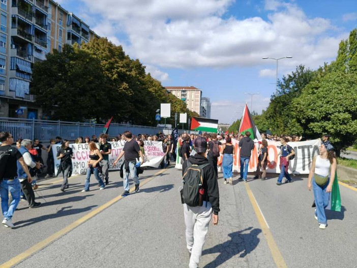 Flotilla fermata da Israele, i Pro Pal bloccano la tangenziale