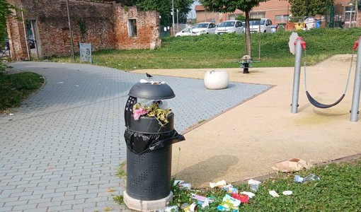 "Gran parte delle risorse sono per atti vandalici": ecco quanto ci costano cestini sfondati e panchine danneggiate