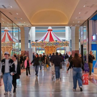 Experience retail: perché le attrazioni fisiche resistono meglio del digitale nei mall