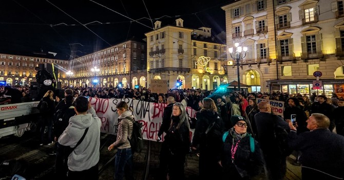 Nuovo corteo in centro dopo quello di stamattina Nuovo corteo in centro dopo quello di stamattina
