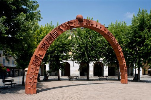L'arco di Pomodoro, a Castellamonte