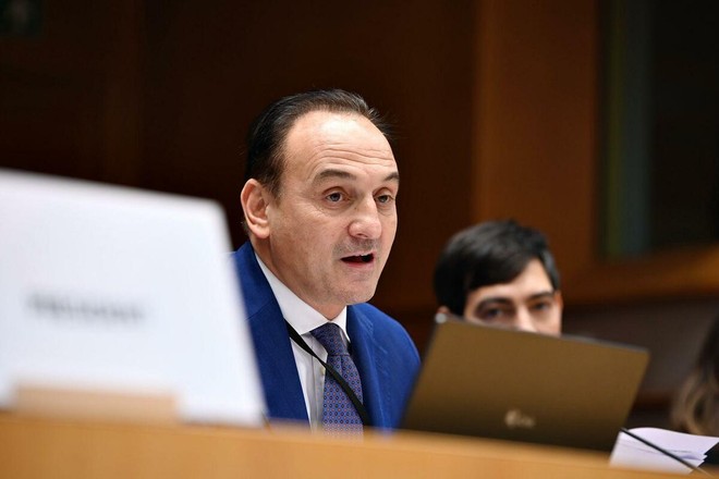 La lettera al presidente Cirio: "Onori la promessa di venire a visitare le carceri torinesi"