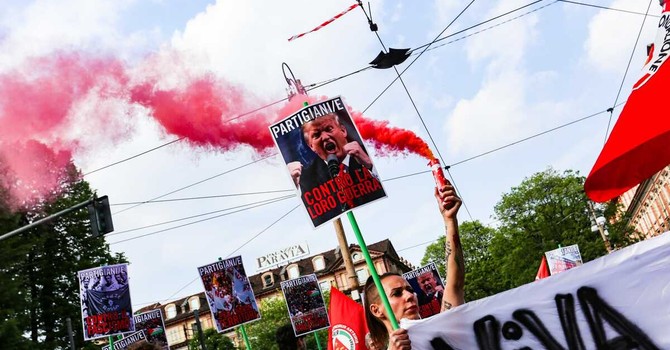 Tensioni e scontri nelle piazze di Torino, oltre 250 identificati e 12 denunciati dopo i cortei Tensioni e scontri nelle piazze di Torino, oltre 250 identificati e 12 denunciati dopo i cortei