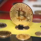 La Regolamentazione delle Criptovalute: Come le Politiche Globali Modellano il Mercato Digitale