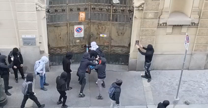 Disordini nelle scuole a Torino Disordini nelle scuole a Torino