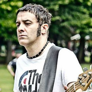 Davide Salvatore, deejay del Blahblah e bassista (foto dal suo profilo Facebook)