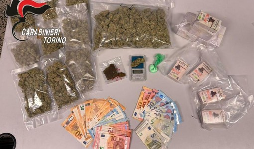 La droga sequestrata dai carabinieri a Moncalieri