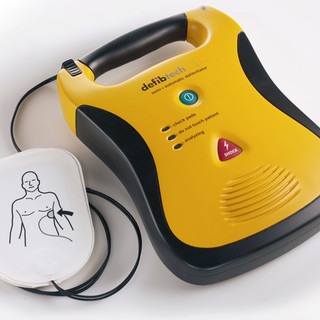 Torino città cardioprotetta: primo defibrillatore alla Tesoriera