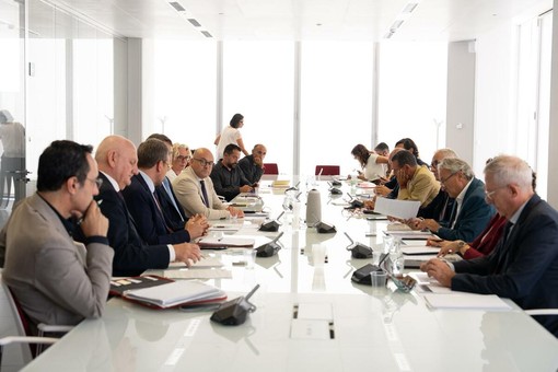 Nord ovest politico ed economico a confronto Nord ovest politico ed economico a confronto