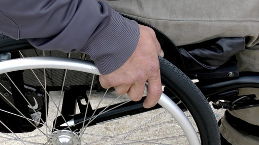 Familiari non autosufficienti: quando valutare l’opzione RSA