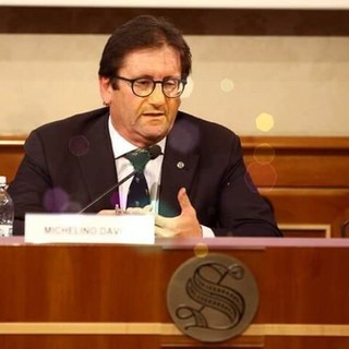 Il nome di Michelino Davico entra nel caso Ranucci: l'ex senatore piemontese al centro del sondaggio sul futuro politico del conduttore di Report Il nome di Michelino Davico entra nel caso Ranucci: l'ex senatore piemontese al centro del sondaggio sul futuro politico del conduttore di Report