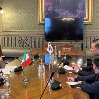 La delegazione coreana ricevuta a Palazzo civico La delegazione coreana ricevuta a Palazzo civico