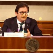 Il nome di Michelino Davico entra nel caso Ranucci: l'ex senatore piemontese al centro del sondaggio sul futuro politico del conduttore di Report Il nome di Michelino Davico entra nel caso Ranucci: l'ex senatore piemontese al centro del sondaggio sul futuro politico del conduttore di Report
