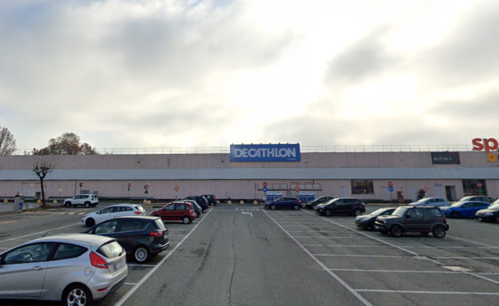 A rischio chiusura il punto vendita Decathlon di Venaria
