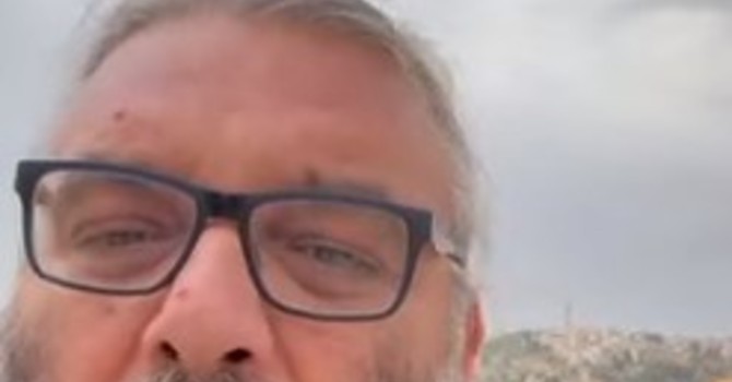 Una foto d'archivio di don Riccardo Robella