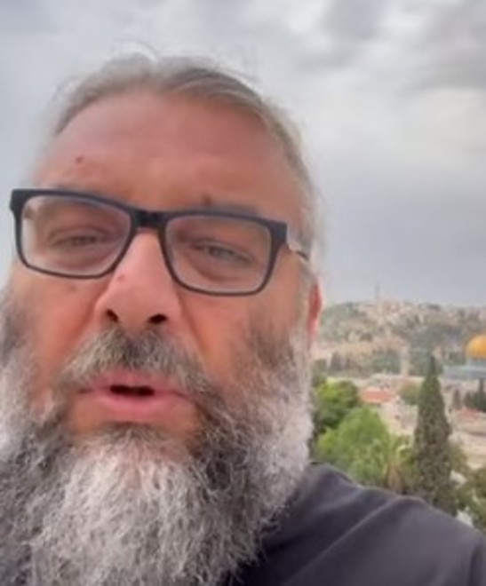 Una foto d'archivio di don Riccardo Robella