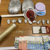 Barriera di Milano, la polizia entra negli “appartamenti della droga”: 5 arresti