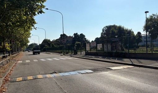 Sicurezza davanti al Primo Levi, arrivano i dossi e la zona scolastica