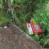 Villaretto, rubano distributore automatico e lo gettano nella bealera